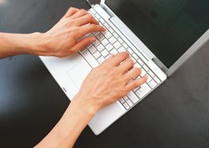 GPS発信機を利用してお得に調査を